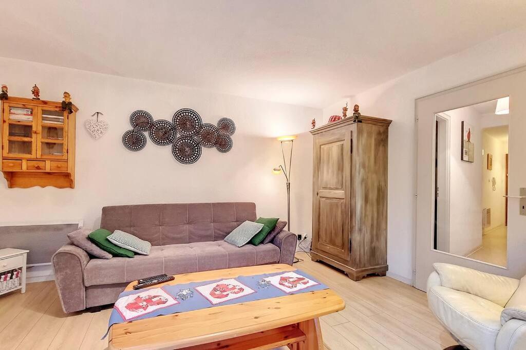 Chez Romane - Appartement Avec Parking Рикевир Экстерьер фото