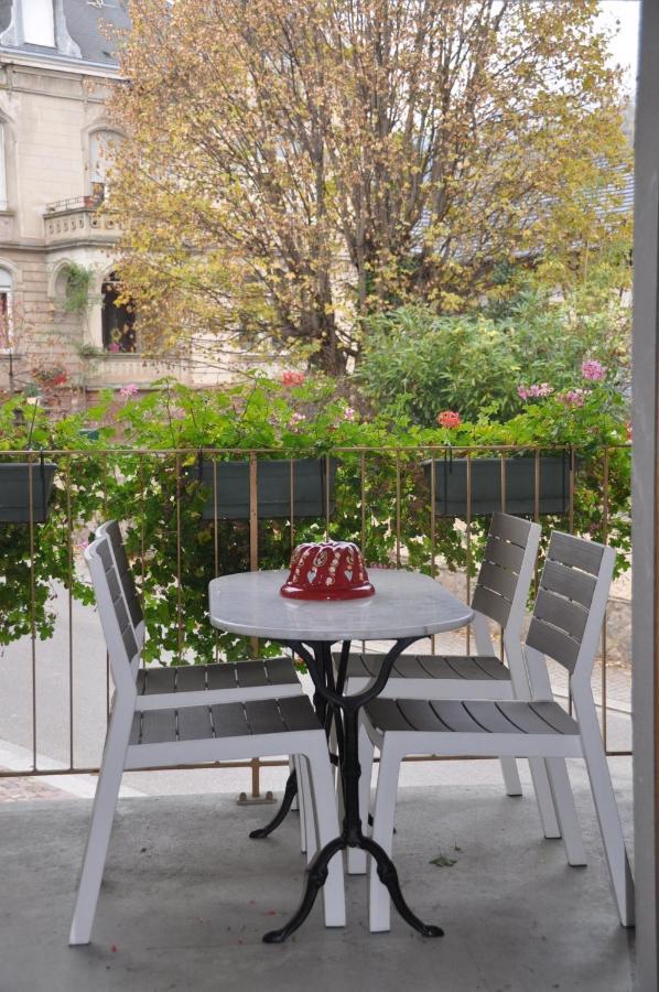 Chez Romane - Appartement Avec Parking Рикевир Экстерьер фото